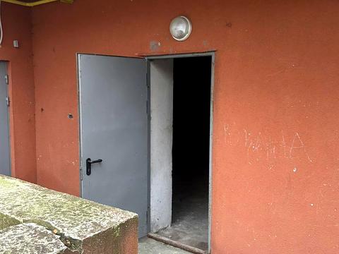 комерційна за адресою Озерна вул., 3