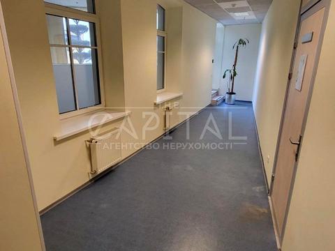 комерційна за адресою Київ, Ігорівська вул., 1