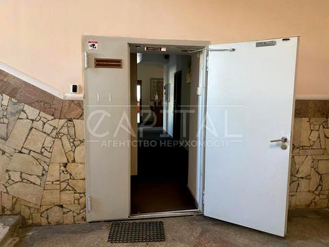 коммерческая по адресу Степана Бандеры просп. (Московський), 1