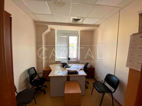 коммерческая по адресу Степана Бандеры просп. (Московський), 1