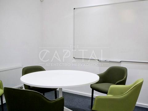 комерційна за адресою Михайлівська вул., 7