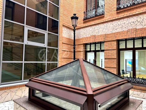 комерційна за адресою Михайлівська вул., 7