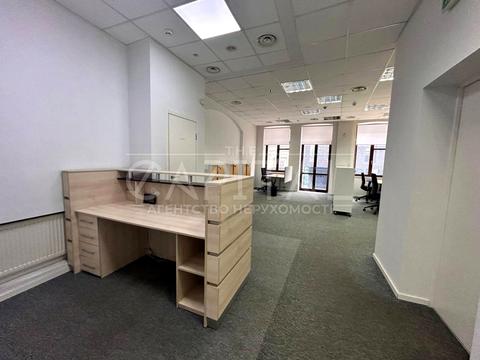 комерційна за адресою Михайлівська вул., 7