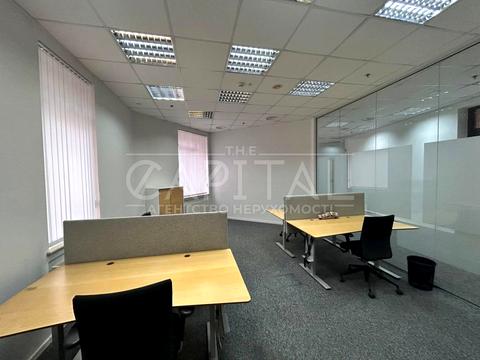 комерційна за адресою Михайлівська вул., 7