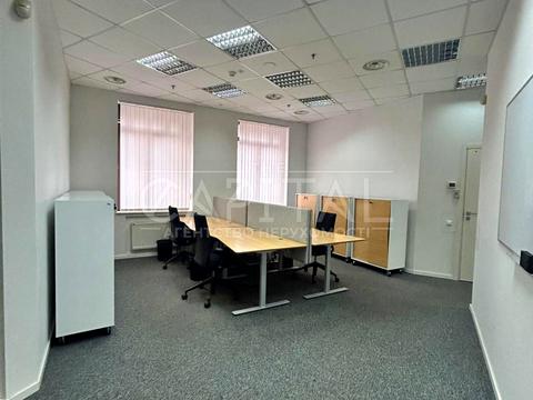 комерційна за адресою Михайлівська вул., 7