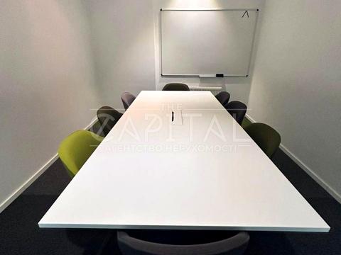 комерційна за адресою Михайлівська вул., 7