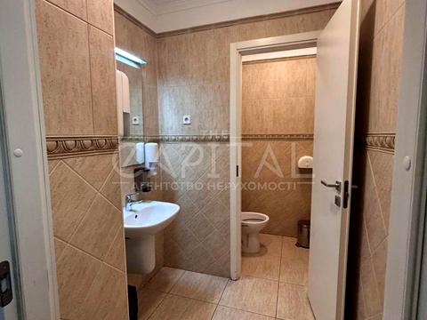 комерційна за адресою Михайлівська вул., 7