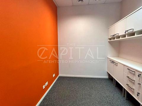 комерційна за адресою Михайлівська вул., 7