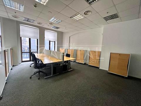 комерційна за адресою Михайлівська вул., 7