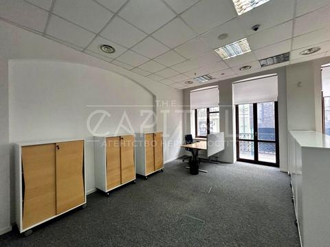 комерційна за адресою Михайлівська вул., 7