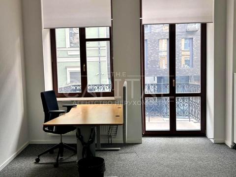 комерційна за адресою Михайлівська вул., 7