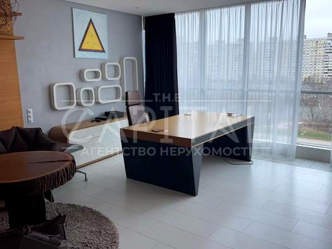 комерційна за адресою Київ, Миколи Бажана просп., 14а