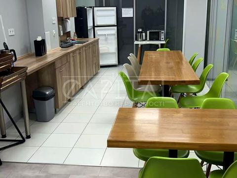 комерційна за адресою Київ, Миколи Бажана просп., 14а