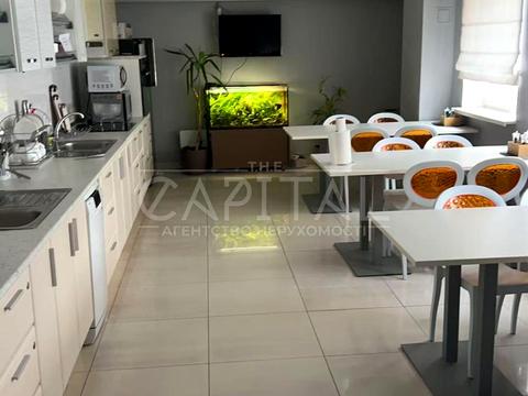 комерційна за адресою Київ, Миколи Бажана просп., 14а