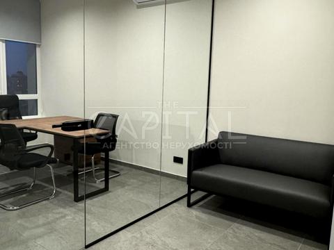 комерційна за адресою Жилянська вул., 68