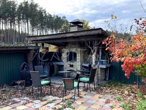 будинок за адресою вул. Світанкова, 1