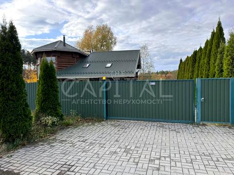 будинок за адресою вул. Світанкова, 1