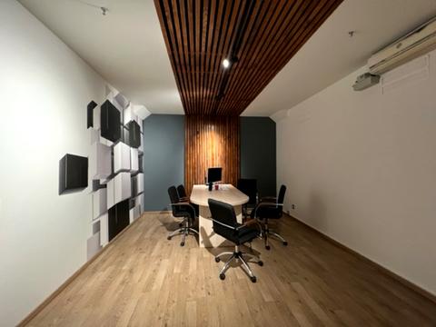 комерційна за адресою Антоновича вул. (Горького), 172