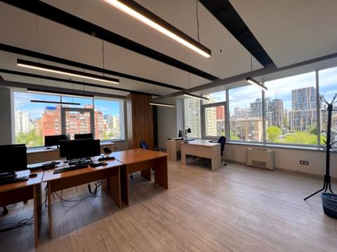 комерційна за адресою Антоновича вул. (Горького), 172