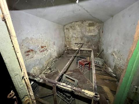 комерційна за адресою Івана Франка вул., 22