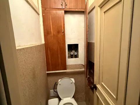 комерційна за адресою Лондонська вул. (Пітерська), 7