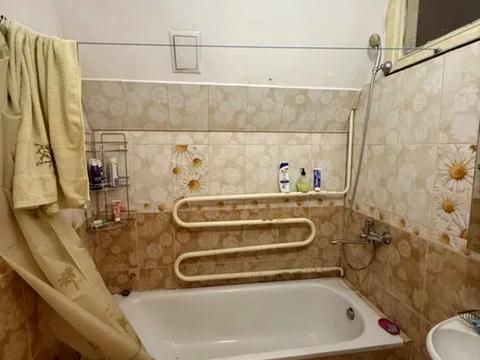 комерційна за адресою Лондонська вул. (Пітерська), 7