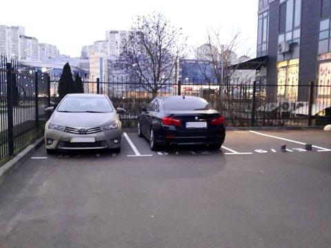 паркомісце за адресою Трускавецька вул., 6-В