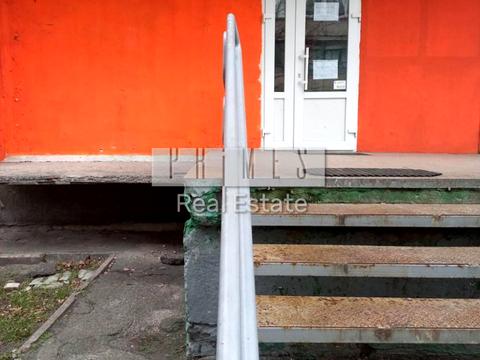 комерційна за адресою Космонавта Поповича вул. (Космонавта Волкова), 16