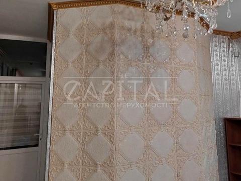 комерційна за адресою Анни Ахматової вул., 48