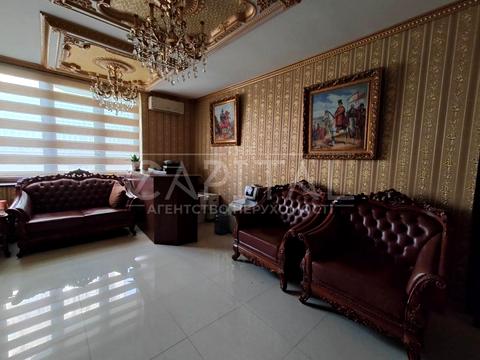 комерційна за адресою Анни Ахматової вул., 48