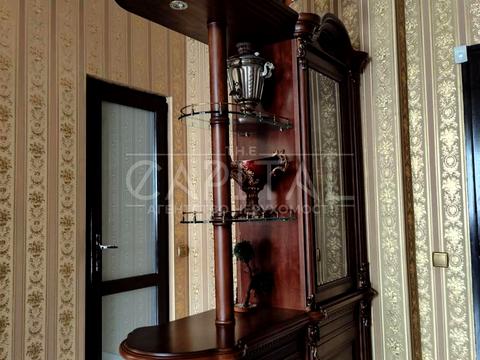 комерційна за адресою Анни Ахматової вул., 48