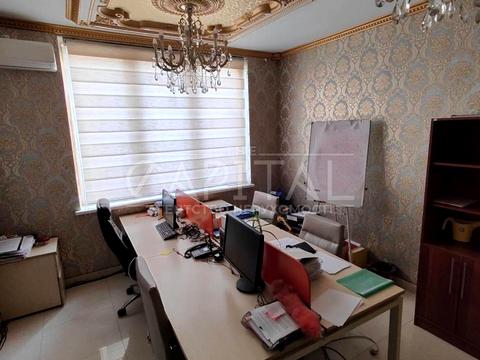 комерційна за адресою Анни Ахматової вул., 48