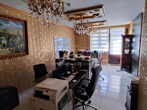 комерційна за адресою Анни Ахматової вул., 48