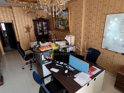 комерційна за адресою Анни Ахматової вул., 48