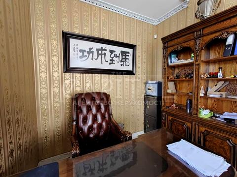 комерційна за адресою Анни Ахматової вул., 48