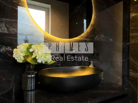 будинок за адресою Шкільна вул., 1