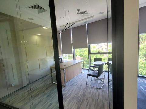 комерційна за адресою Болсуновська вул. (Сергія Струтинського), 13-15