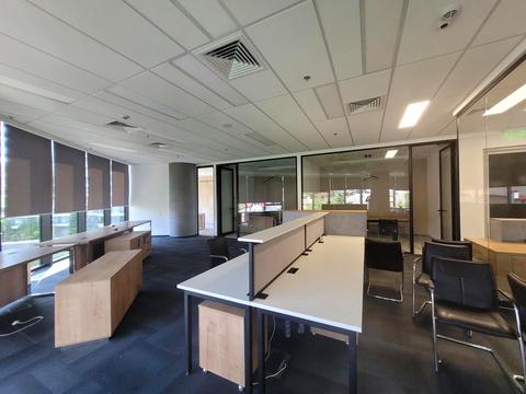 комерційна за адресою Болсуновська вул. (Сергія Струтинського), 13-15