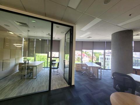 комерційна за адресою Болсуновська вул. (Сергія Струтинського), 13-15