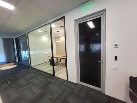 комерційна за адресою Болсуновська вул. (Сергія Струтинського), 13-15