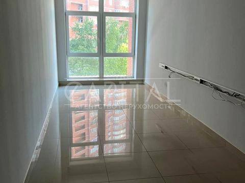 комерційна за адресою Київ, Анни Ахматової вул., 13е