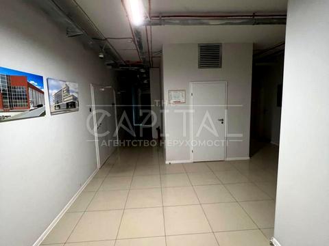 комерційна за адресою Київ, Анни Ахматової вул., 13е