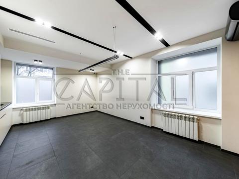 коммерческая по адресу Євгена Гуцала пер. (Кутузова), 3