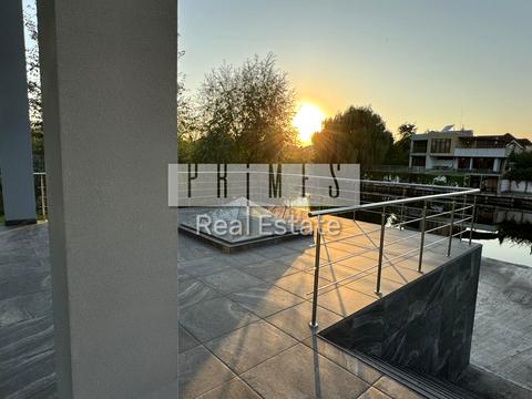 будинок за адресою Лугова