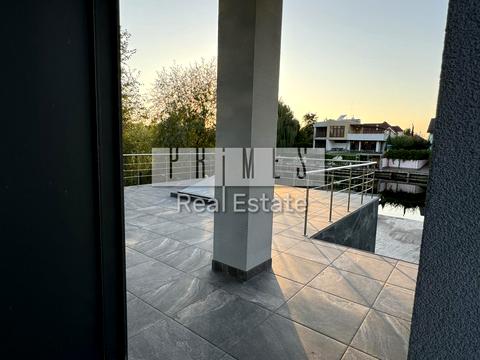 будинок за адресою Лугова