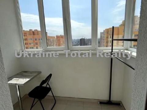 квартира за адресою Київ, Сім'ї Кульженків вул. (Петра Дегтяренка), 37