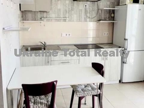 квартира за адресою Київ, Сім'ї Кульженків вул. (Петра Дегтяренка), 37