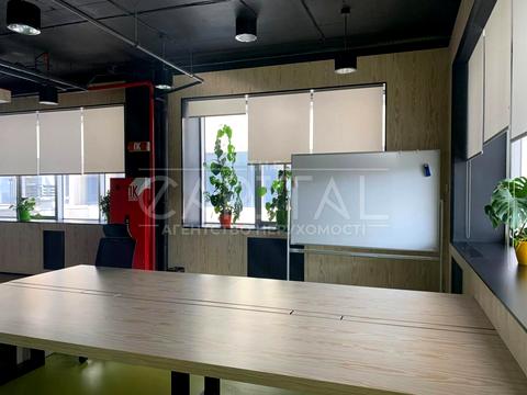 коммерческая по адресу Вацлава Гавела бульв. (Івана Лепсе), 6Б