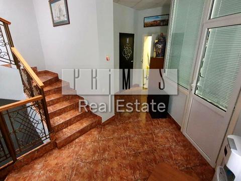 комерційна за адресою Велика Васильківська вул. (Червоноармійська), 28Б