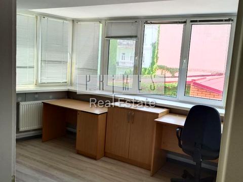 комерційна за адресою Велика Васильківська вул. (Червоноармійська), 28Б